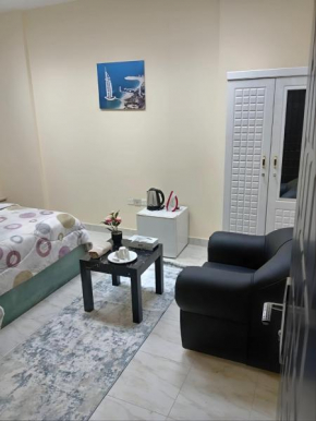 MBZ - Pleasant Tidy Room